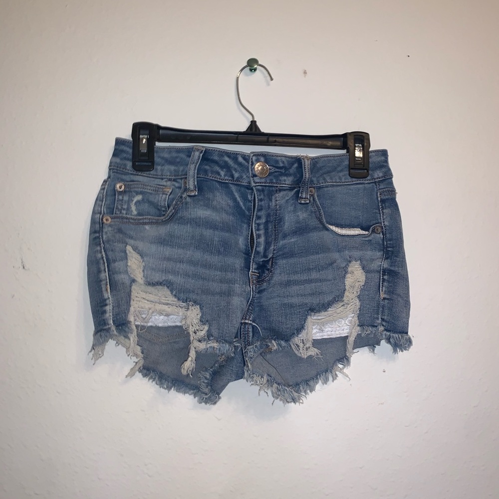 Stressed jean shorts